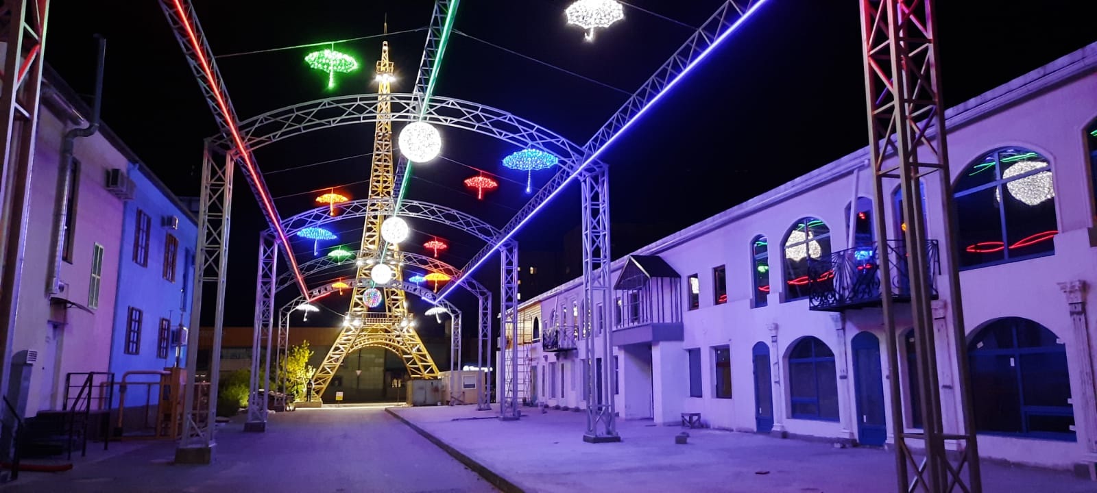 Светильники ФЕРЕКС на Эйфелевой башне в Волжском