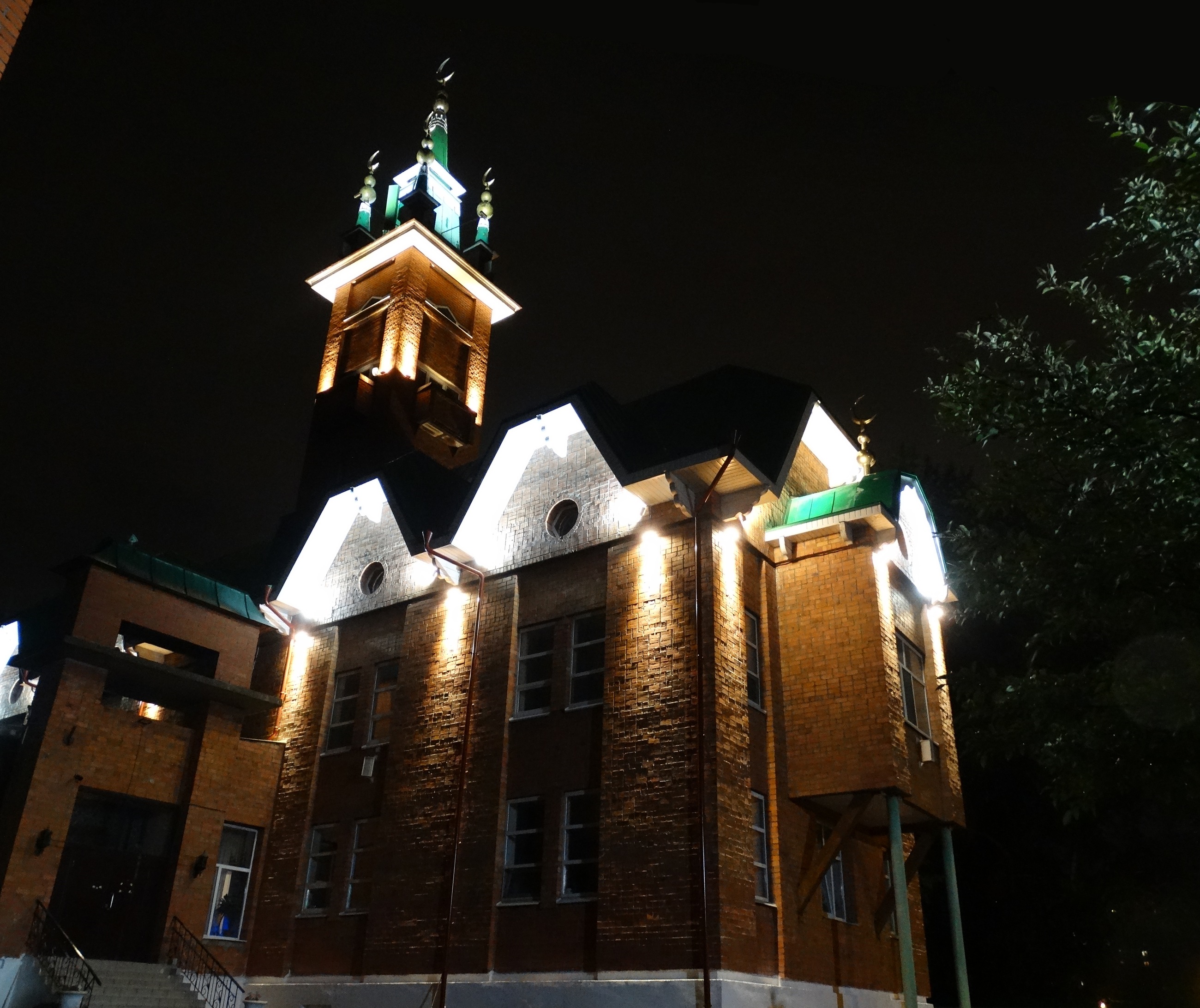 Освещение мечети Рамазан